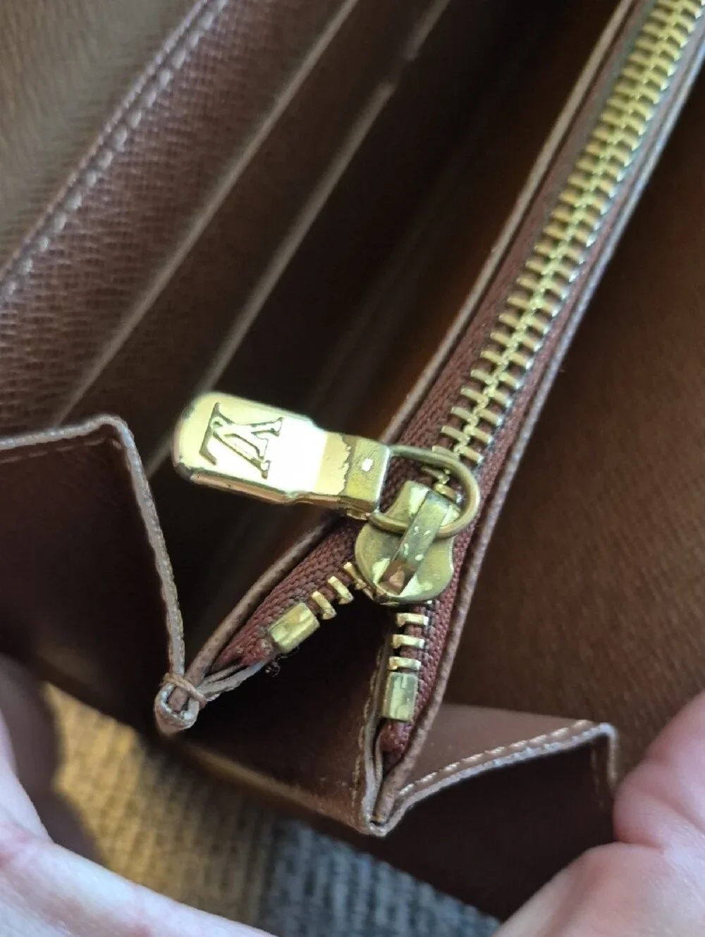 Louis Vuitton Sarah Monogram Canvas Fold-Over Wallet MI0099